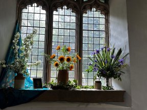 Picture: /imgresize/w288/files/clubs/abergavenny-district-flower-club/aff3.jpg