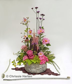 Picture: /imgresize/w288/files/clubs/bromsgrove-flower-club/class1-downthegardenpath-1st-chrissie-harten2.jpg