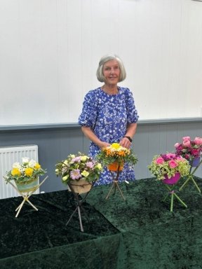 Picture: /imgresize/w288/files/clubs/cyncoed-floral-group/cyncoedcl1.jpg